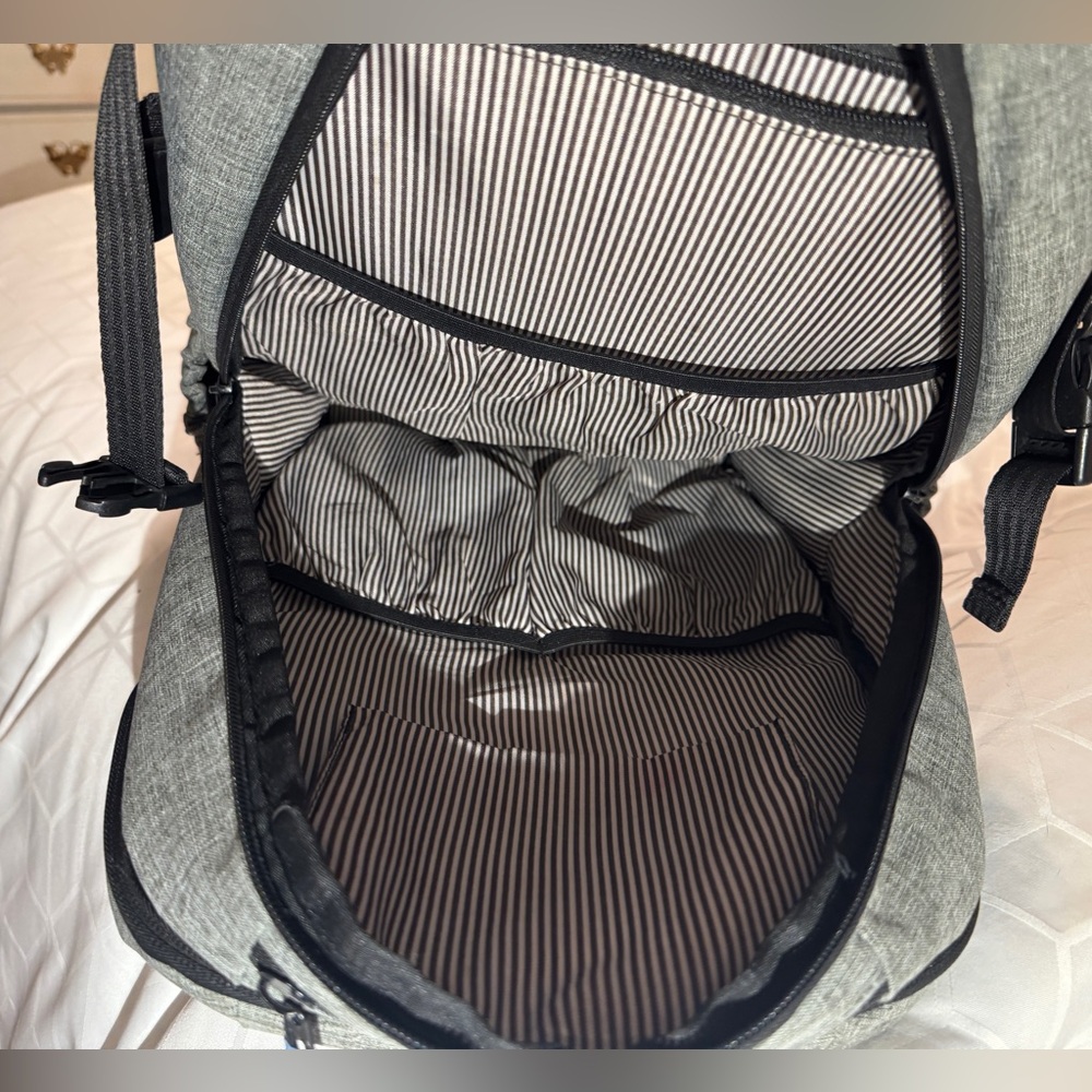 Hap Tim Grey Diaper Backpack Bag Euc - image 6